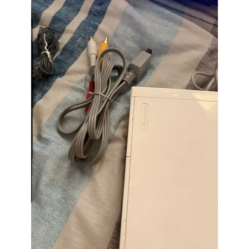 Nintendo Wii Console With everything shown in the photos